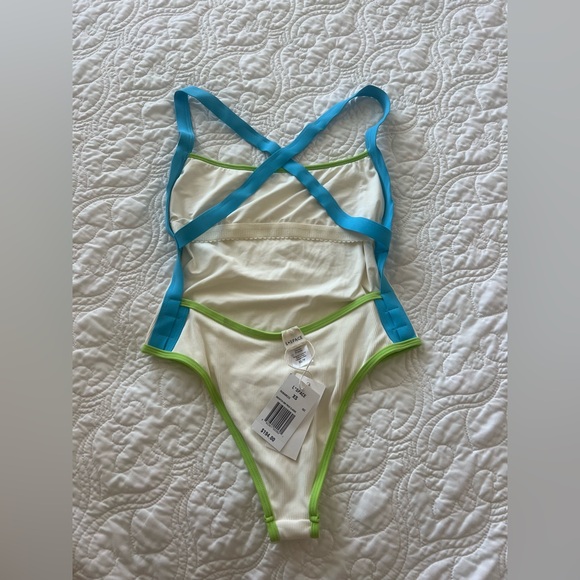NWT LSPACE Ribbed Baewatch One Piece Swimsuit - Picture 4 of 6